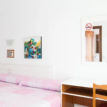 Rey Fernando Pensión 3*