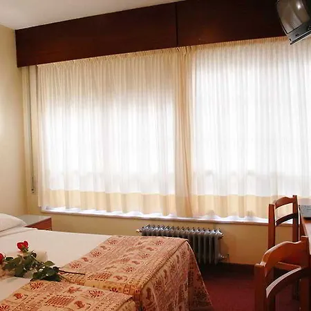 Rey Fernando سانتياغو دي كومبوستيلا